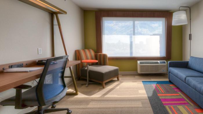 holiday inn express and suites tulsa midtown by ihg