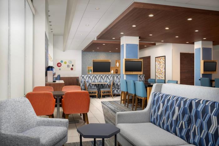holiday inn express and suites pittsburgh north shore by ihg