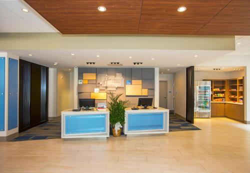 holiday inn express and suites pittsburgh north shore by ihg