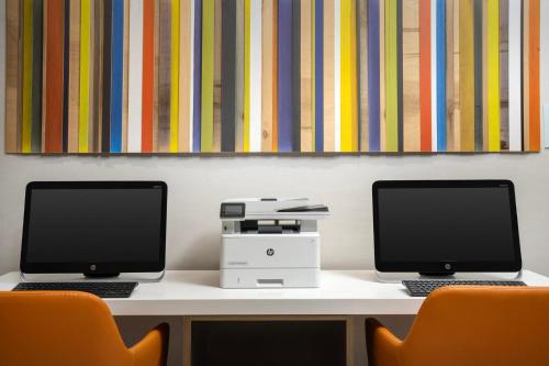 holiday inn express and suites pittsburgh north shore by ihg