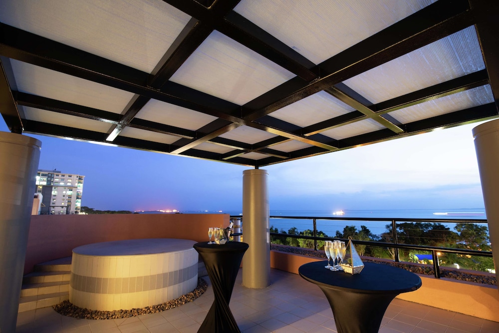 doubletree by hilton darwin esplanade