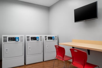 Towneplace Suites By Marriott Champaign Urbana/Campustown,Champaign County>>Champaign,3 star