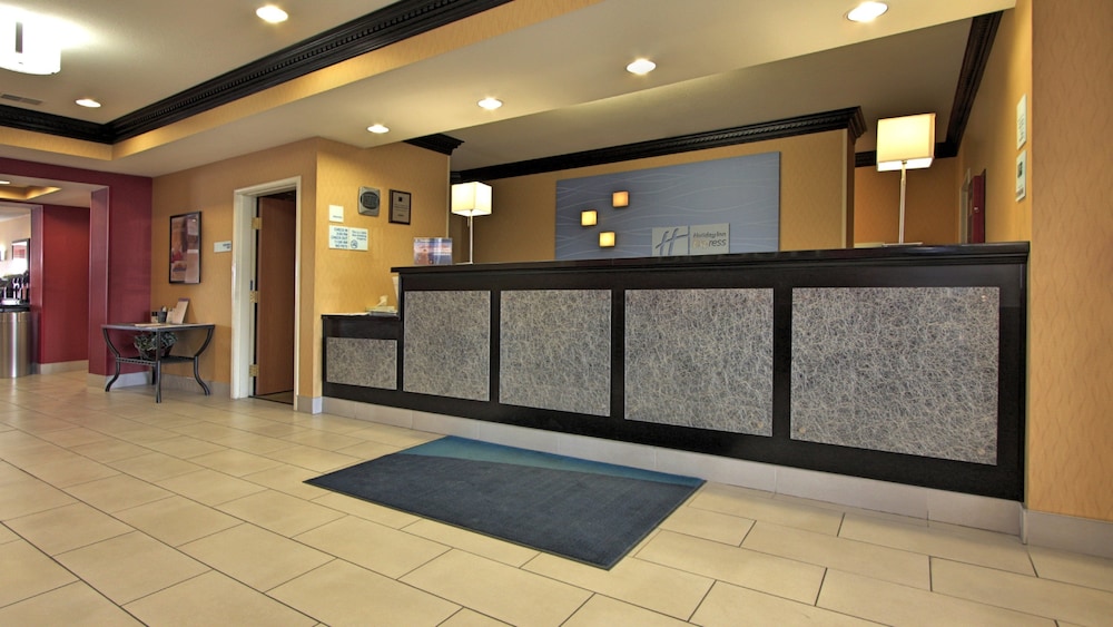 holiday inn express hotel and suites defiance by ihg