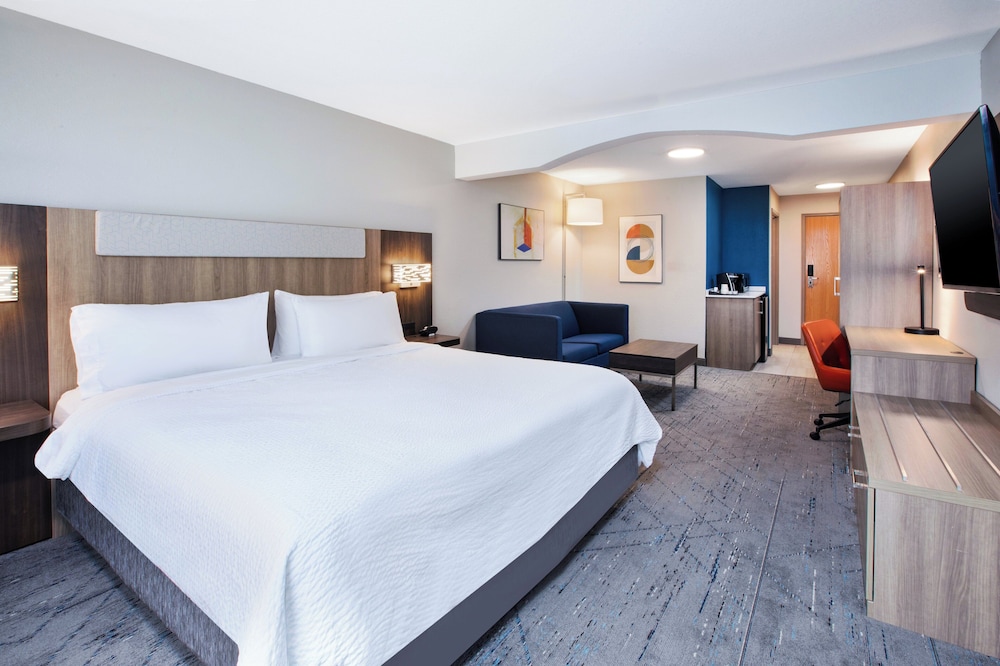 holiday inn express hotel and suites defiance by ihg