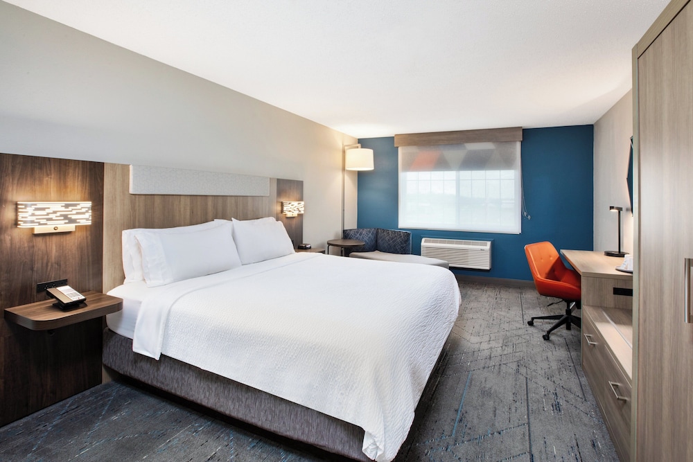 holiday inn express hotel and suites defiance by ihg