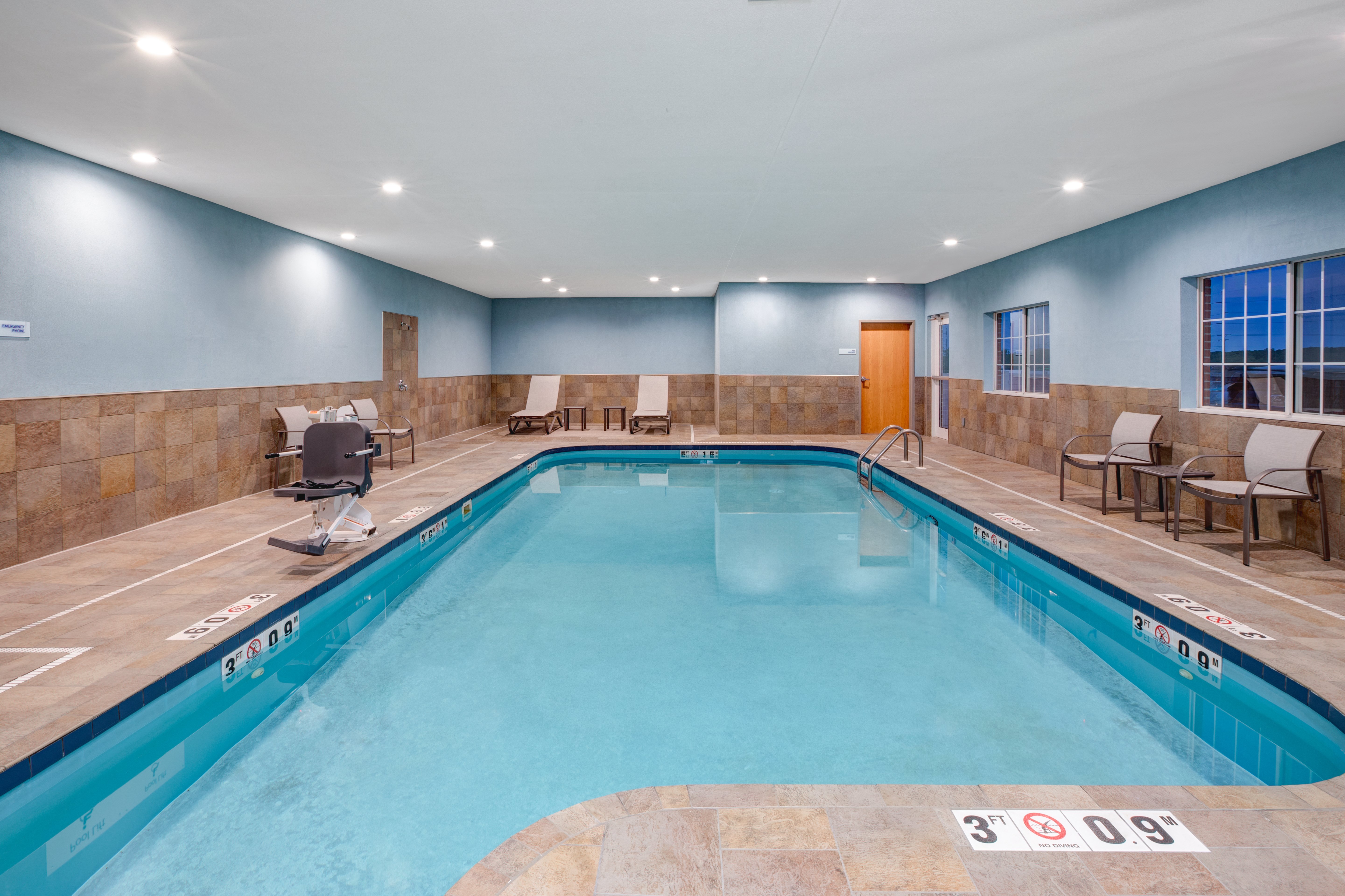 holiday inn express hotel and suites defiance by ihg