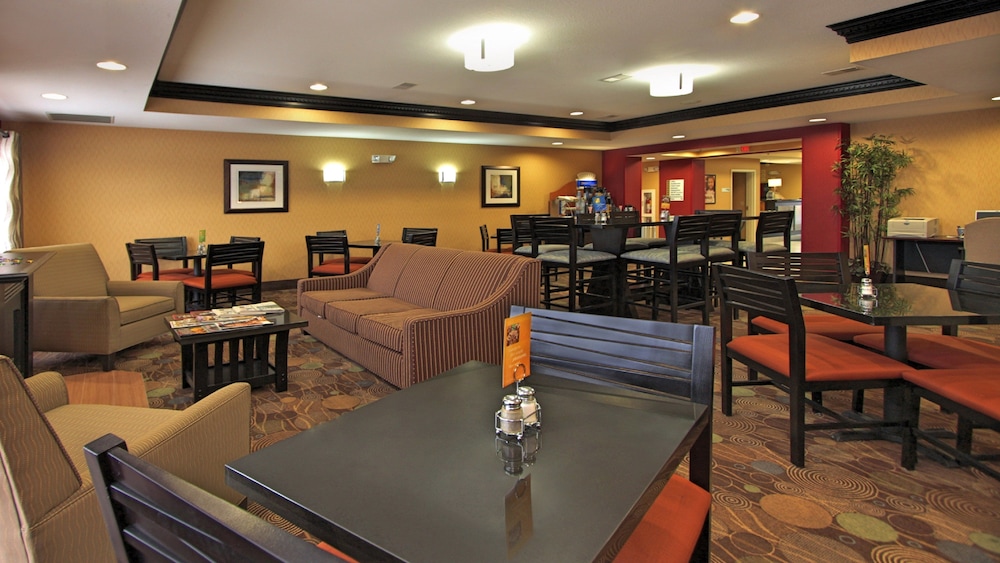 holiday inn express hotel and suites defiance by ihg
