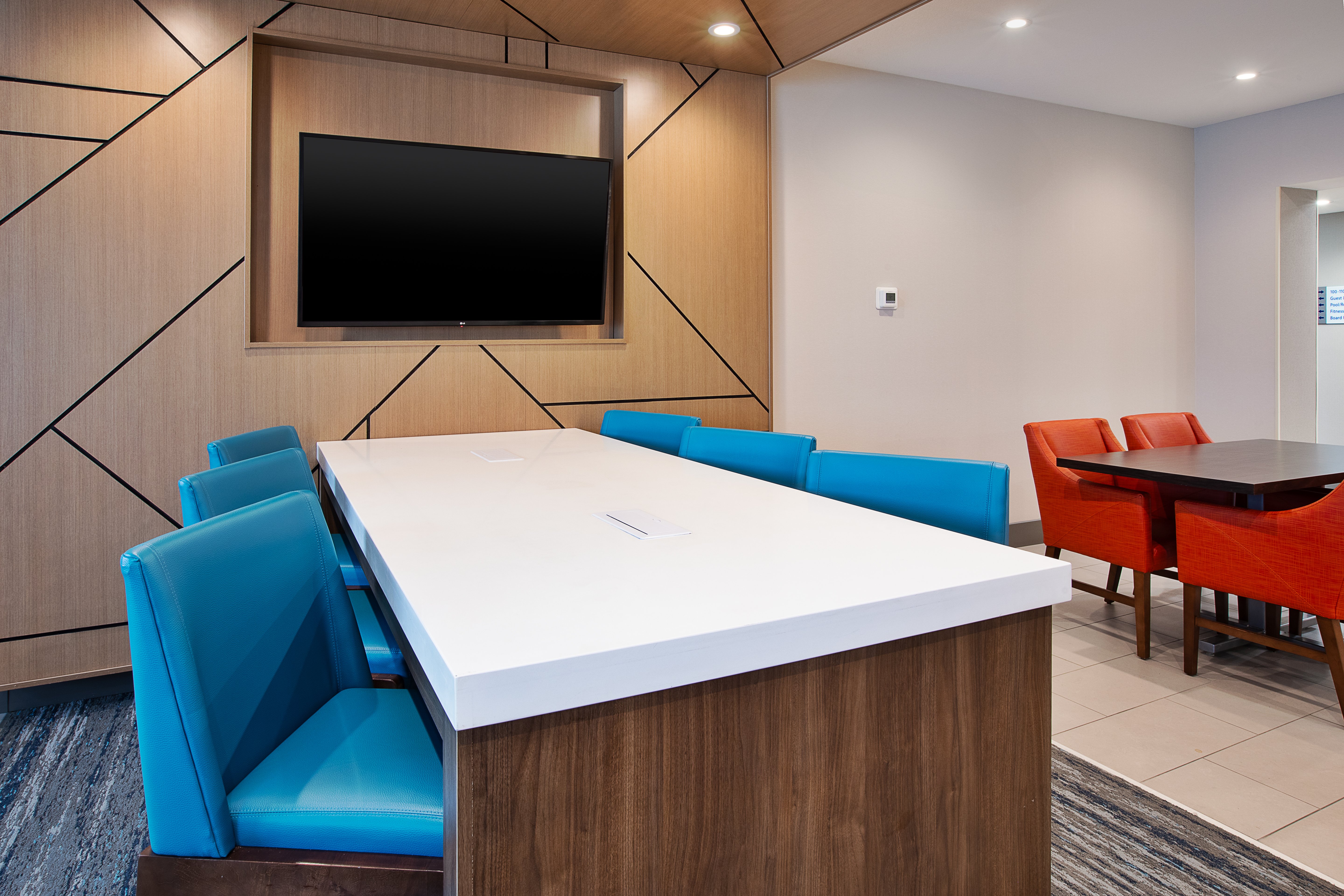 holiday inn express hotel and suites defiance by ihg