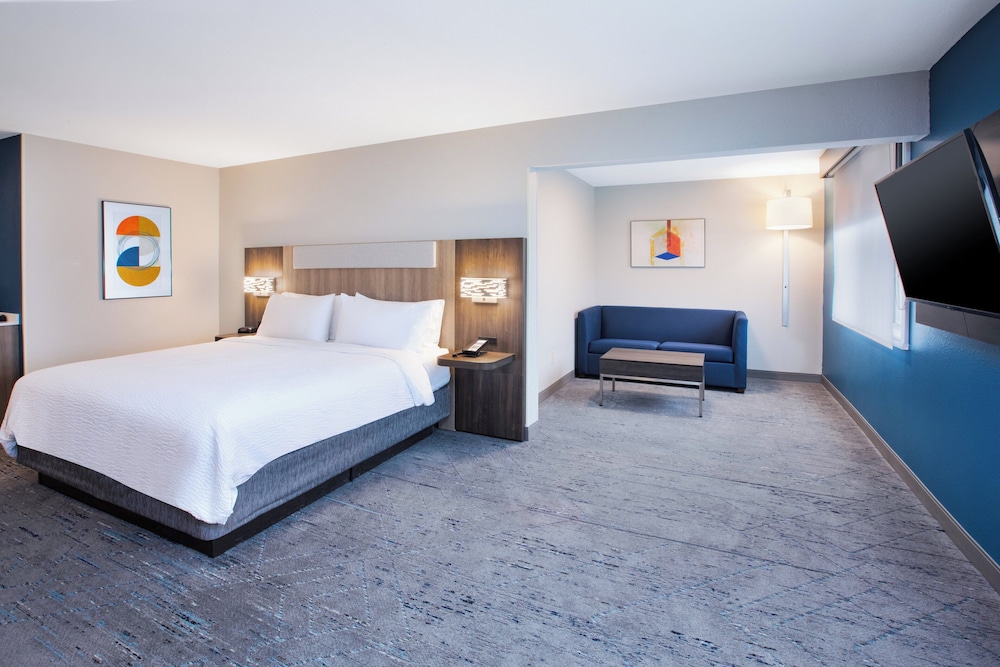 holiday inn express hotel and suites defiance by ihg