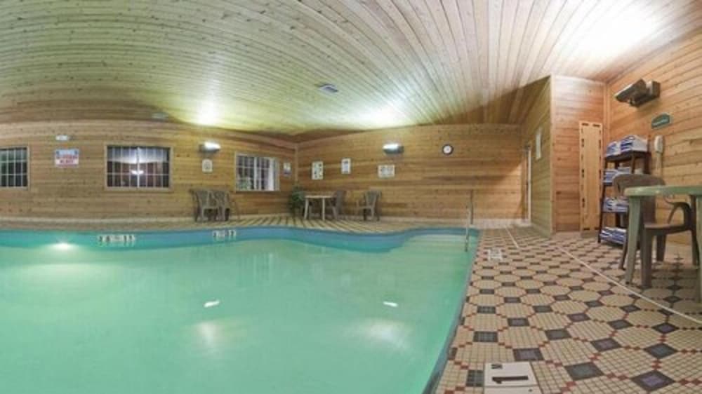 Holiday Inn Express Hotel & Suites Defiance By Ihg,Defiance County>>Defiance,3 star