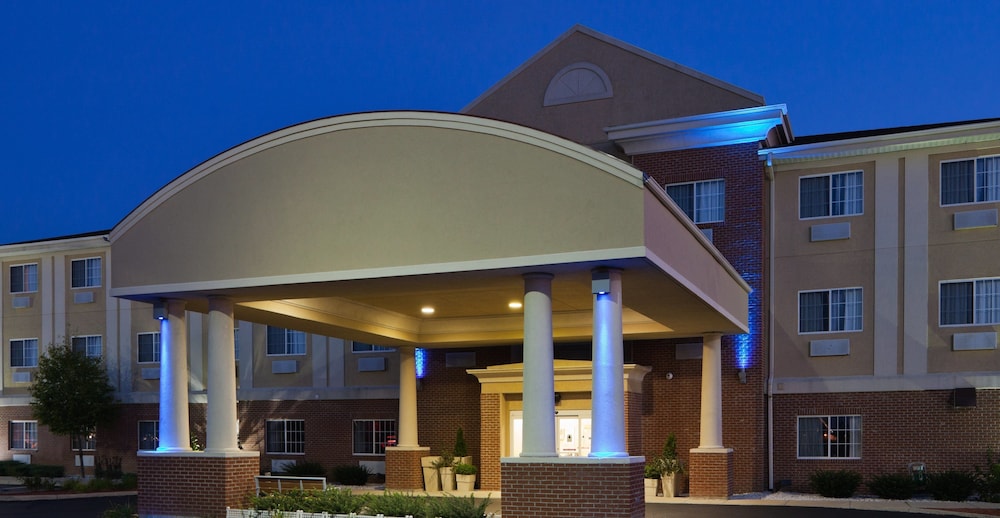 holiday inn express hotel and suites defiance by ihg