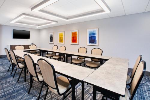 holiday inn express hotel and suites defiance by ihg
