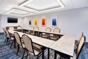 holiday inn express hotel and suites defiance by ihg