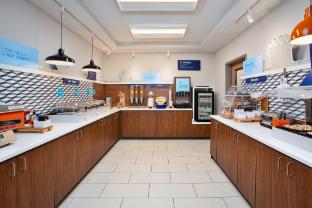 holiday inn express hotel and suites defiance by ihg