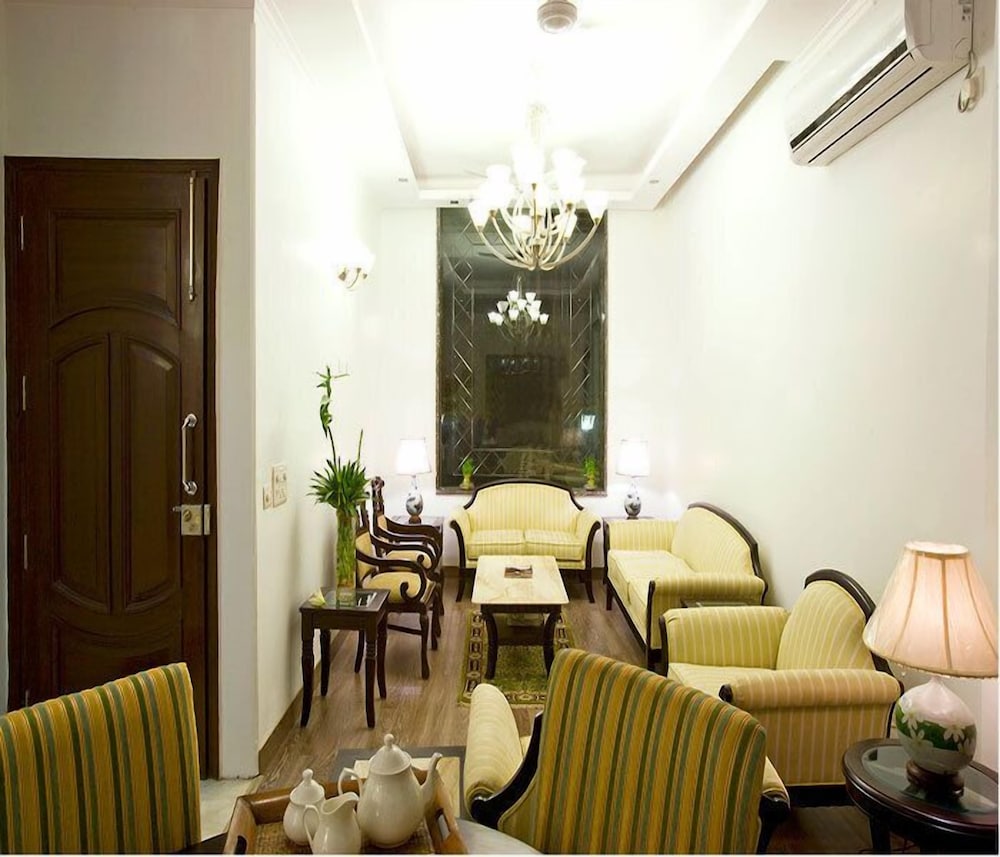 evergreen suites defence colony