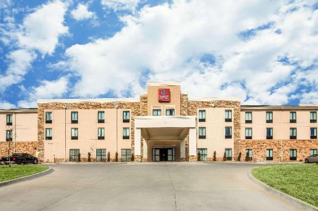 comfort suites dodge city