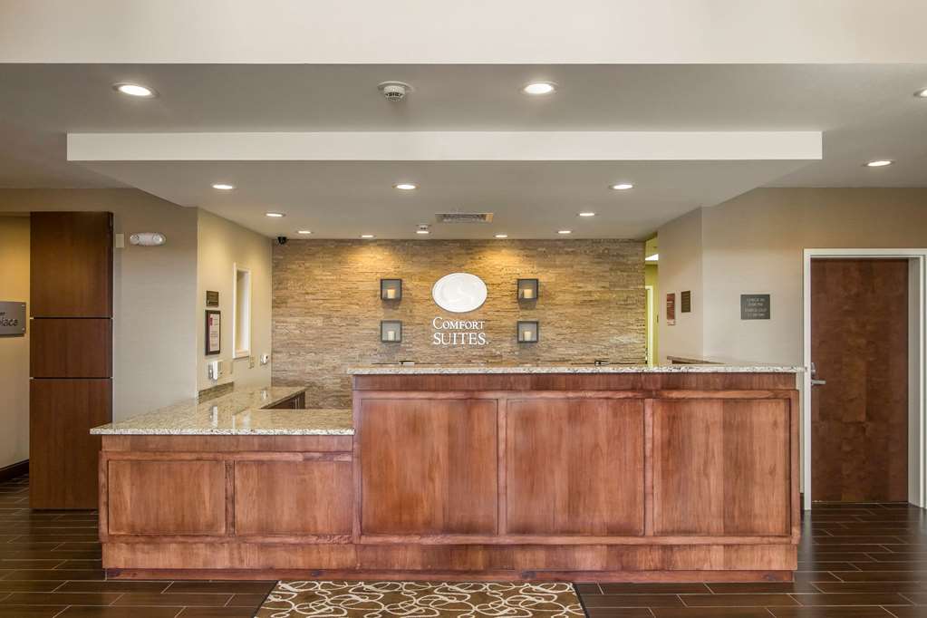 comfort suites dodge city