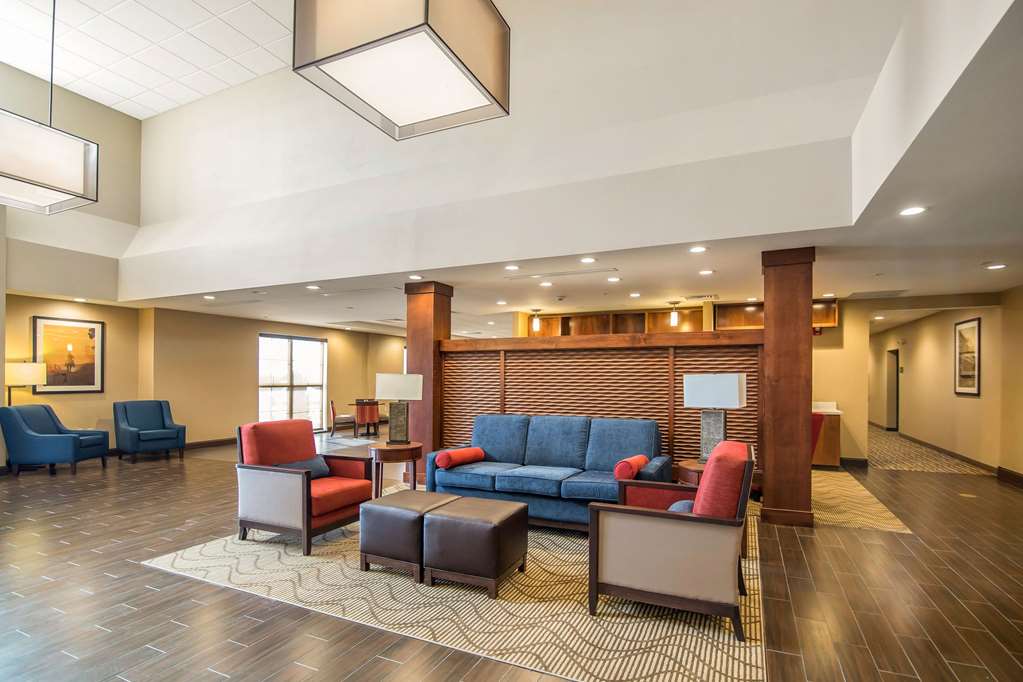comfort suites dodge city