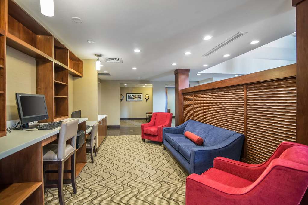 comfort suites dodge city
