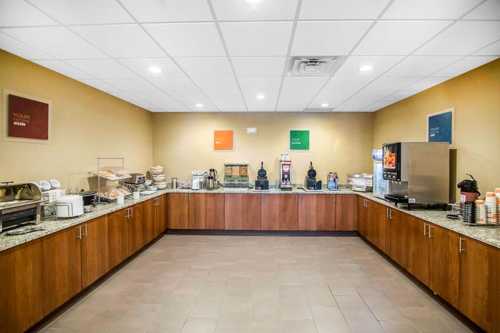 comfort suites dodge city