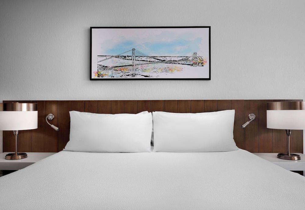hilton garden inn detroit downtown