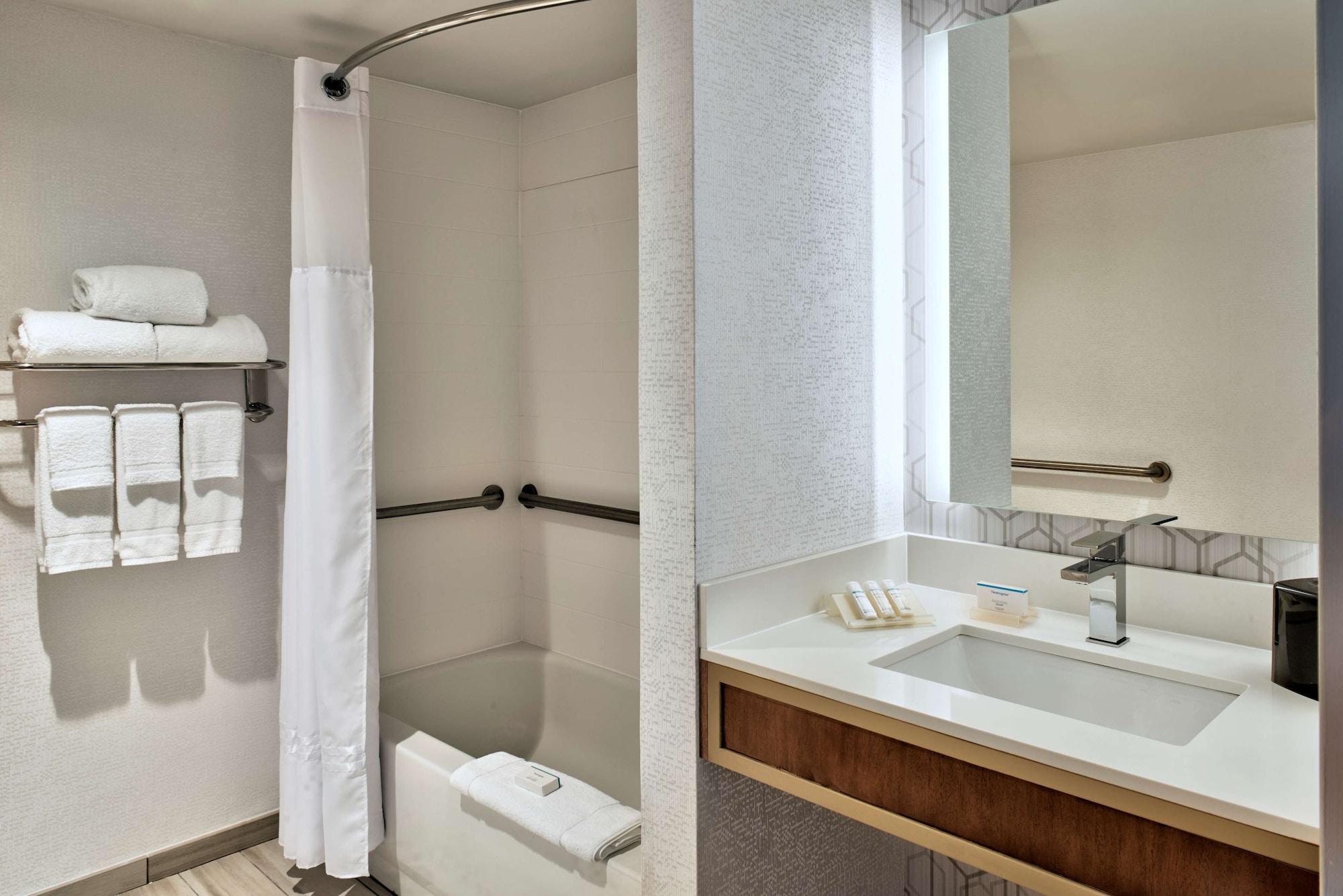 hilton garden inn detroit downtown