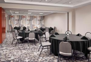hilton garden inn detroit downtown