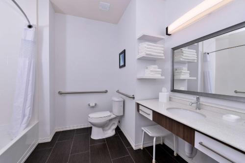 hampton inn broussard lafayette area