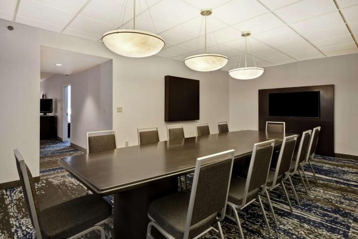 embassy suites charleston