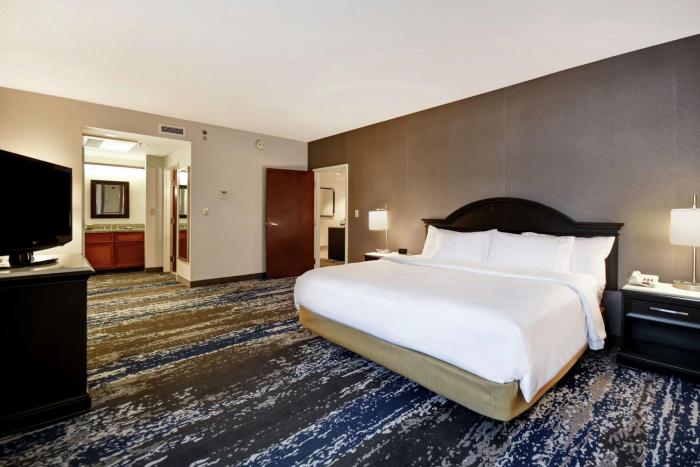 embassy suites charleston