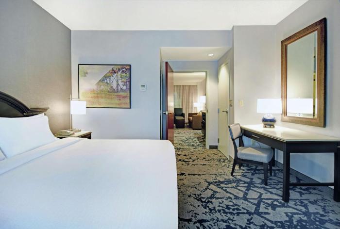 embassy suites charleston
