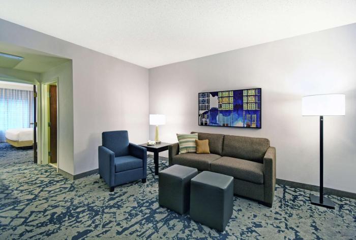 embassy suites charleston