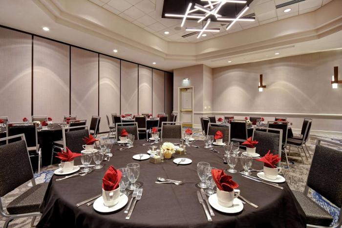 embassy suites charleston