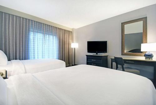 embassy suites charleston