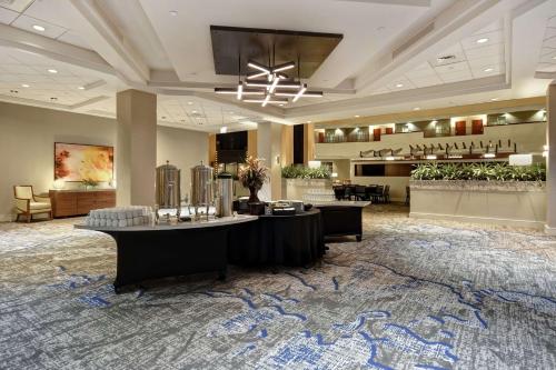 embassy suites charleston