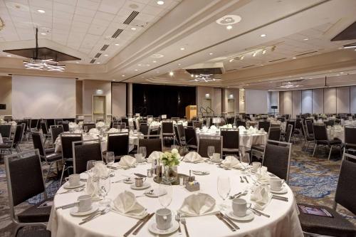 embassy suites charleston