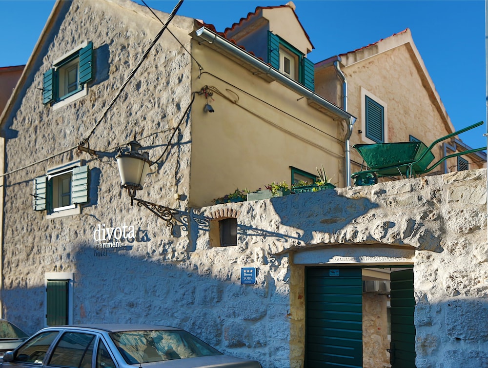 divota apartment hotel