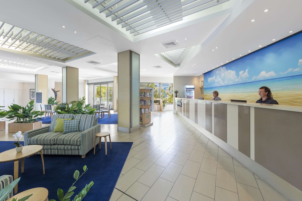 oaks hervey bay resort and spa