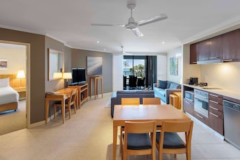 oaks hervey bay resort and spa