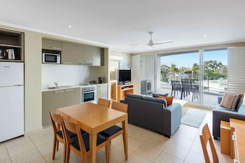 oaks hervey bay resort and spa