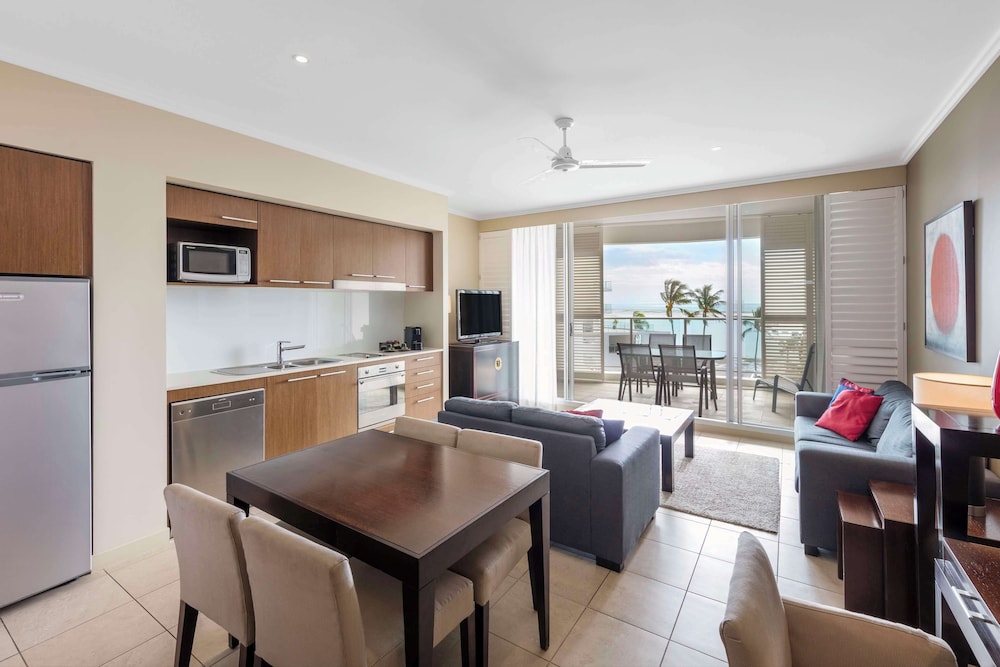 oaks hervey bay resort and spa