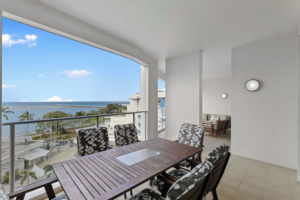 oaks hervey bay resort and spa