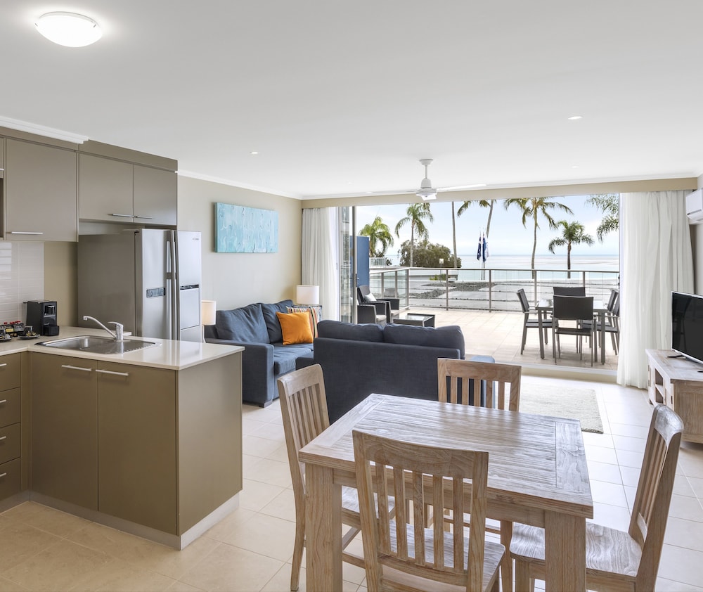 oaks hervey bay resort and spa