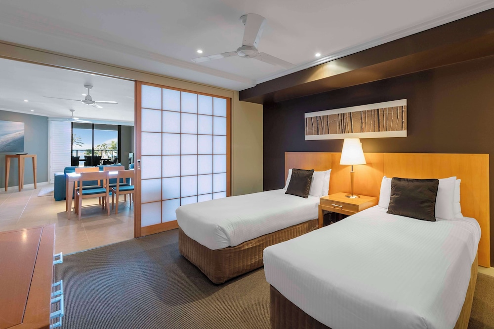oaks hervey bay resort and spa