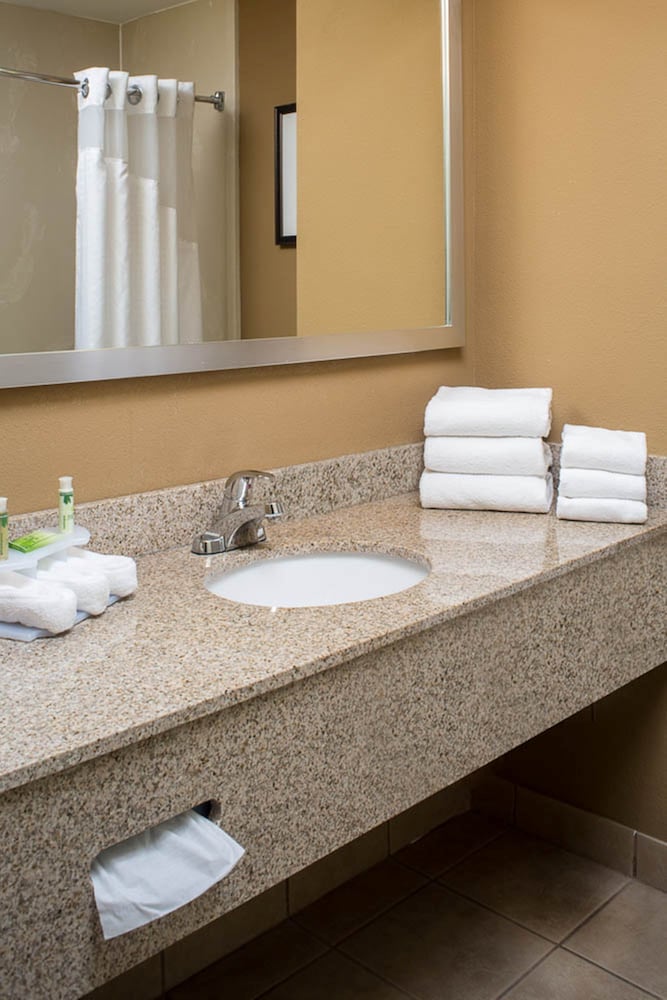 holiday inn express clermont by ihg