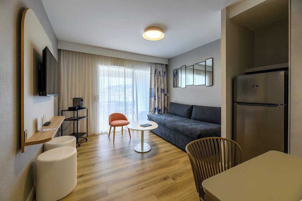 best western plus ajaccio amiraute residence