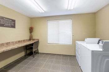 sleep inn and suites carlsbad caverns area