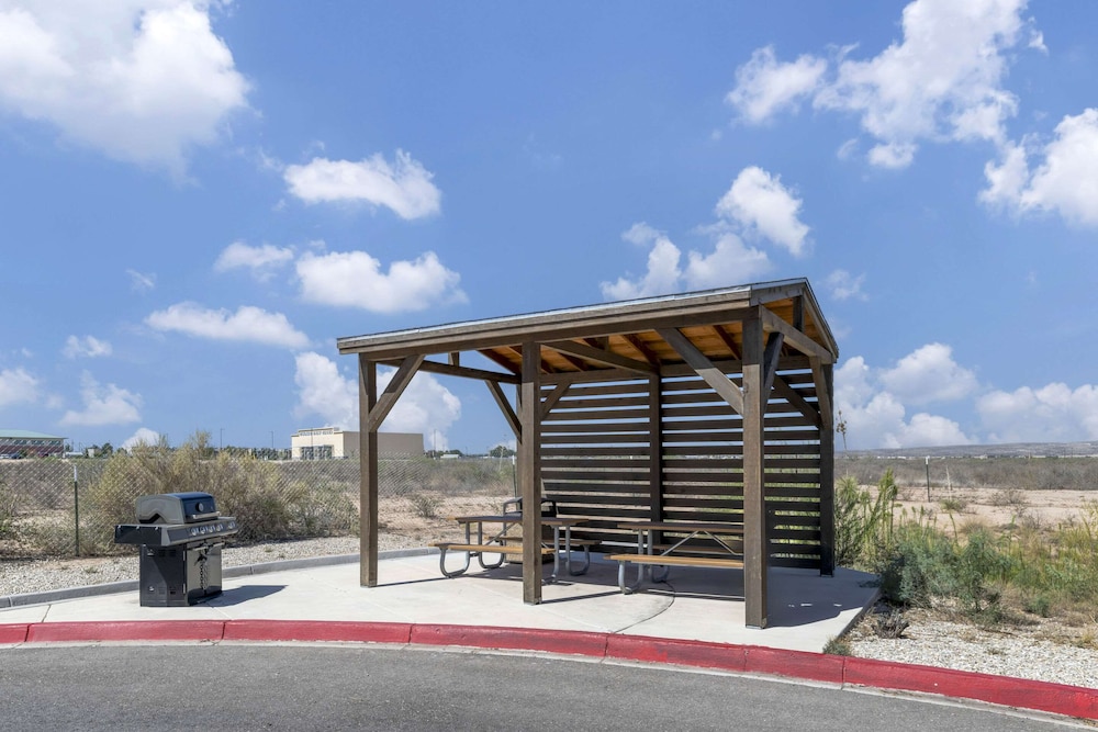 sleep inn and suites carlsbad caverns area