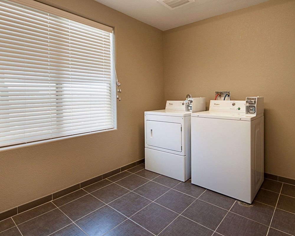 sleep inn and suites carlsbad caverns area