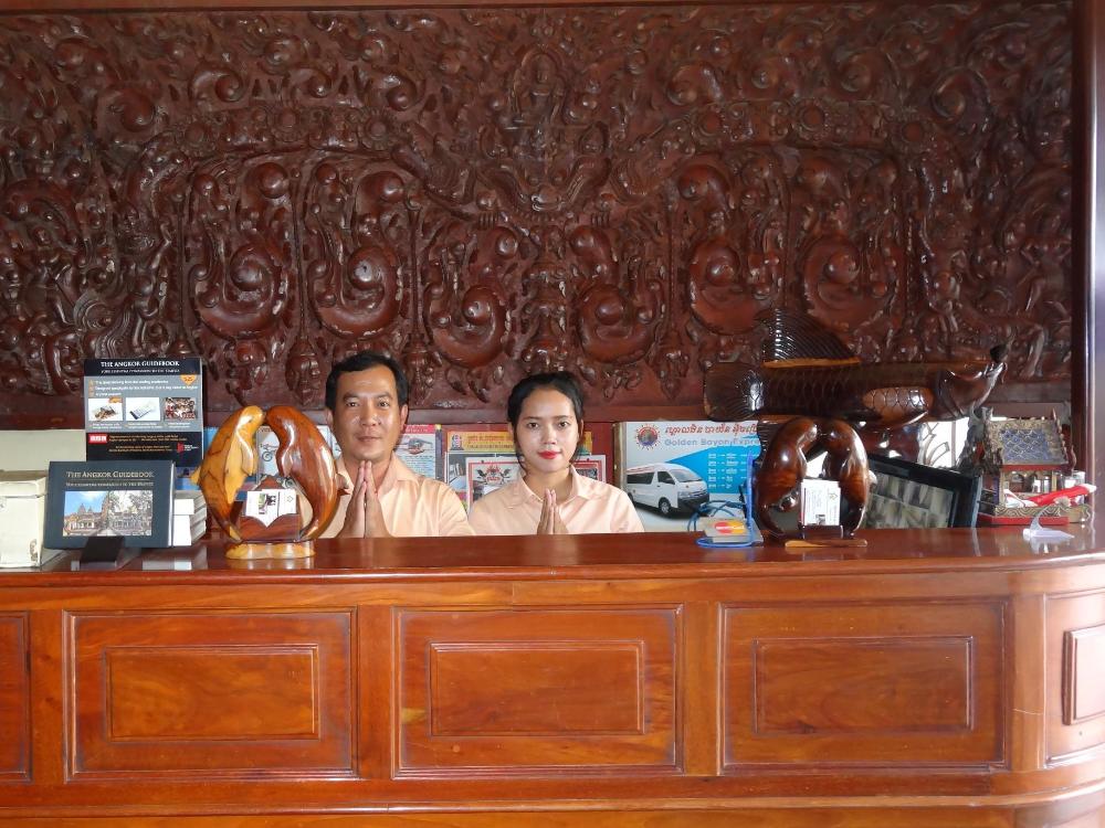 golden noura villa pub and restaurant